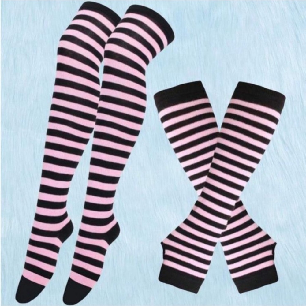 1 pair Striped Pattern
Over The Knee Socks And 1-pair Gloves